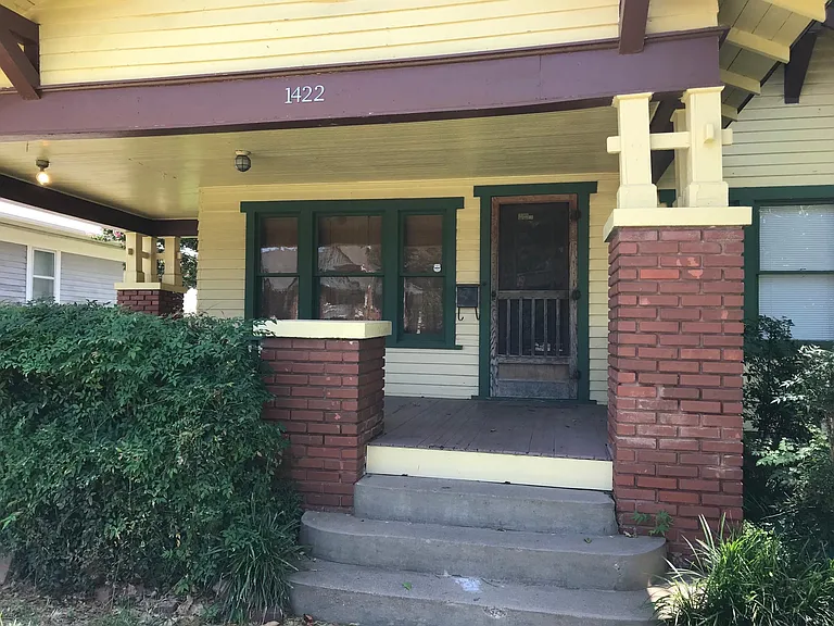 1422 NW 17th St — Photo 1
