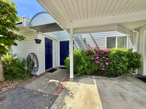 699 Dougall Rd #3, Gibsons, BC V0N 1V8