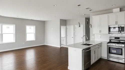 133 Hawthorne St Photo 1