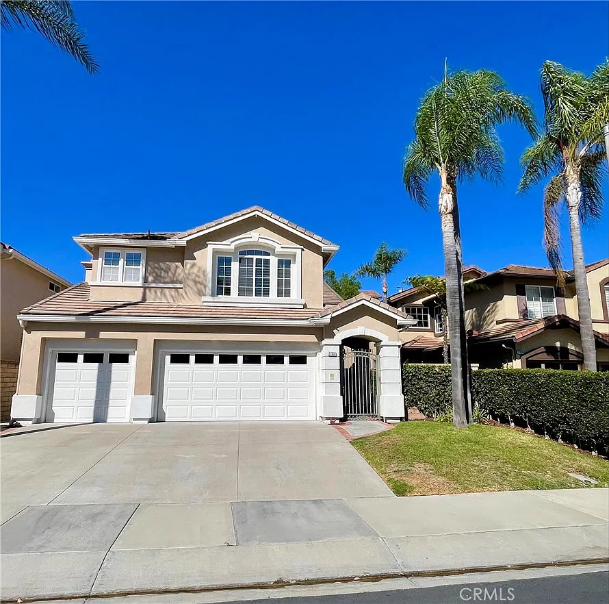 4 bed, 2277 sqft, $5,700 — Photo 2