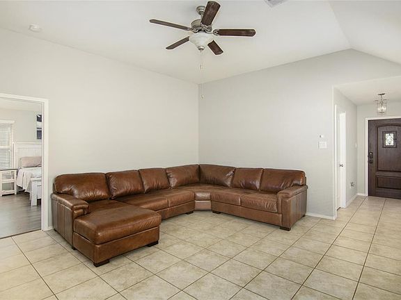 5th image of 13535 Smith Lake Ln