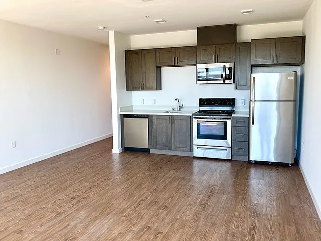 1836 Columbia Street — Photo 4