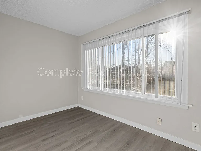 2056 Coleridge Dr — Photo 19