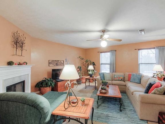 5th image of 809 Creek Oak Dr