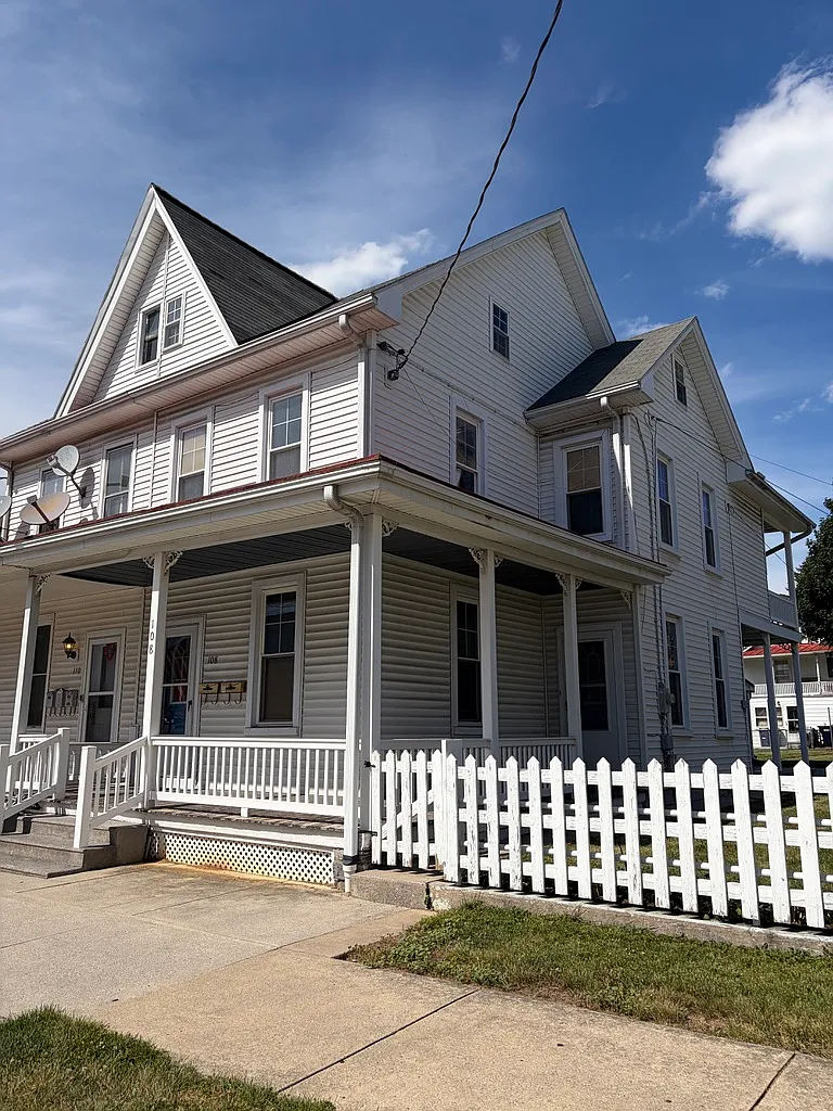 3 bed, 1.5 bath, 1400 sqft, $1,800 — Photo 4