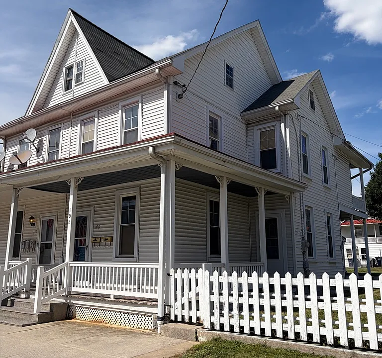 108 N Railroad St