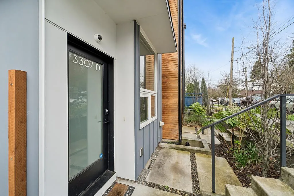 3307D Wetmore Ave S - 2 bedrooms — Photo 4