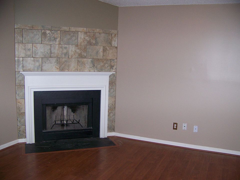 Living Room w/Fireplace