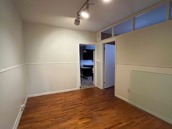 4th image of 102 Pine St #1