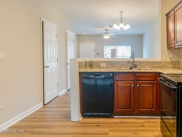 8144 Summerside Cir — Photo 3