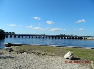 236 Lagoon Dr, Fort Myers, FL 33905