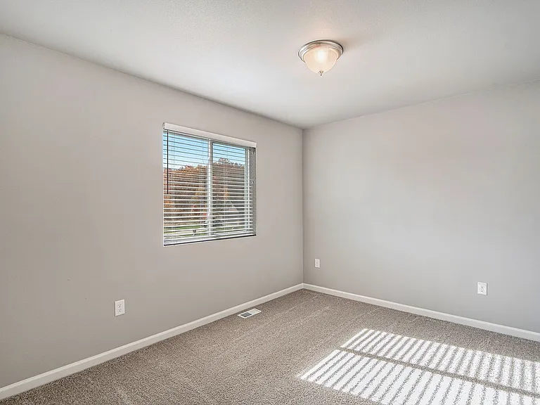 188 Primrose Ln — Photo 17
