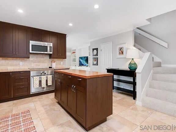 4th image of 1225 Pacific Beach Dr Unit 1K