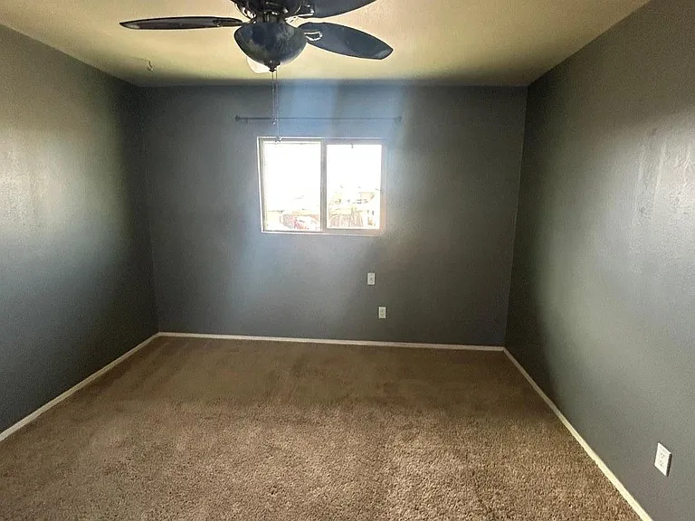 6916 W Georgia Ave — Photo 32