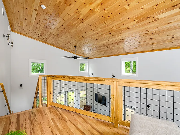 1278 Academy Rd — Photo 17
