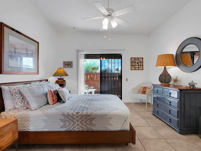 1808 W Via De La Gloria — Photo 33