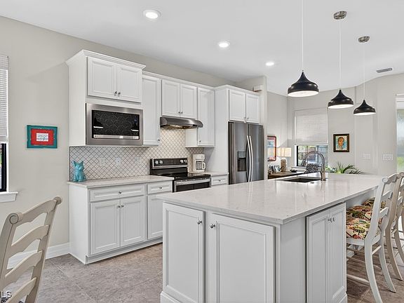 5th image of 11268 Carlingford Rd