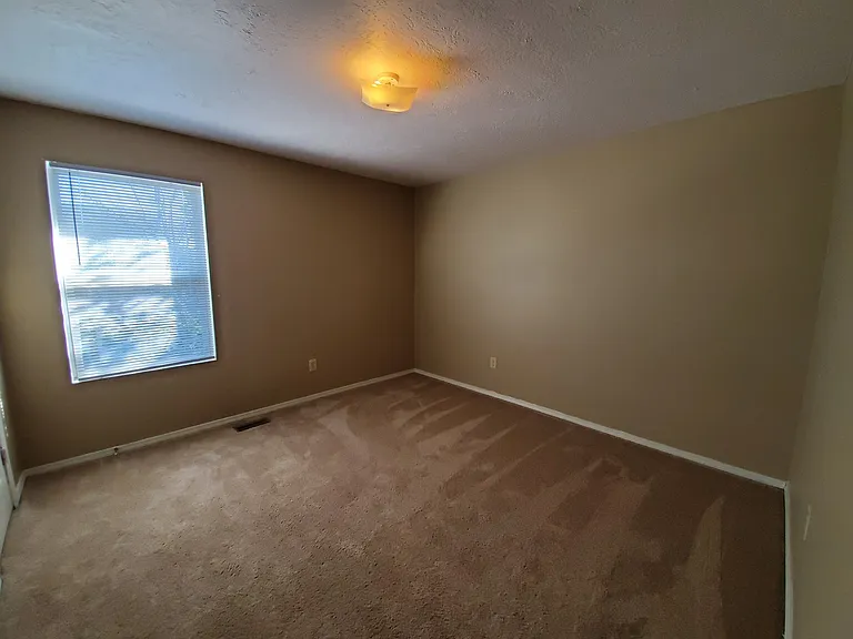 149 E Willow Ct — Photo 26