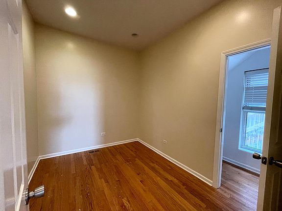 2nd image of 2809 W Wabansia Ave Unit 1