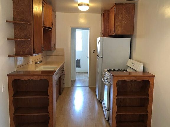 5th image of 1218 11th St APT B