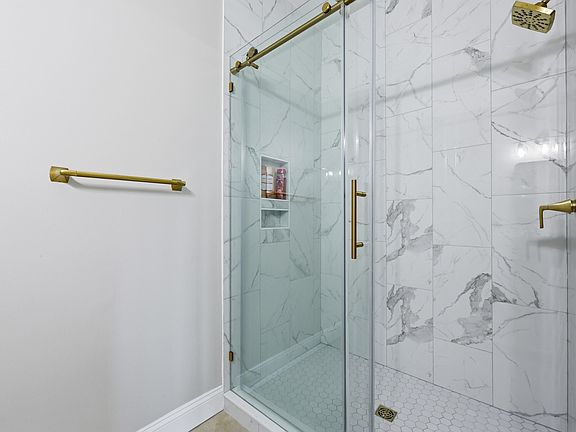 5th image of 1984 Folly Rd APT B310