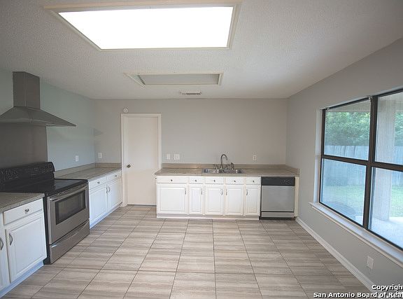 5th image of 2907 Quiet Plain Dr