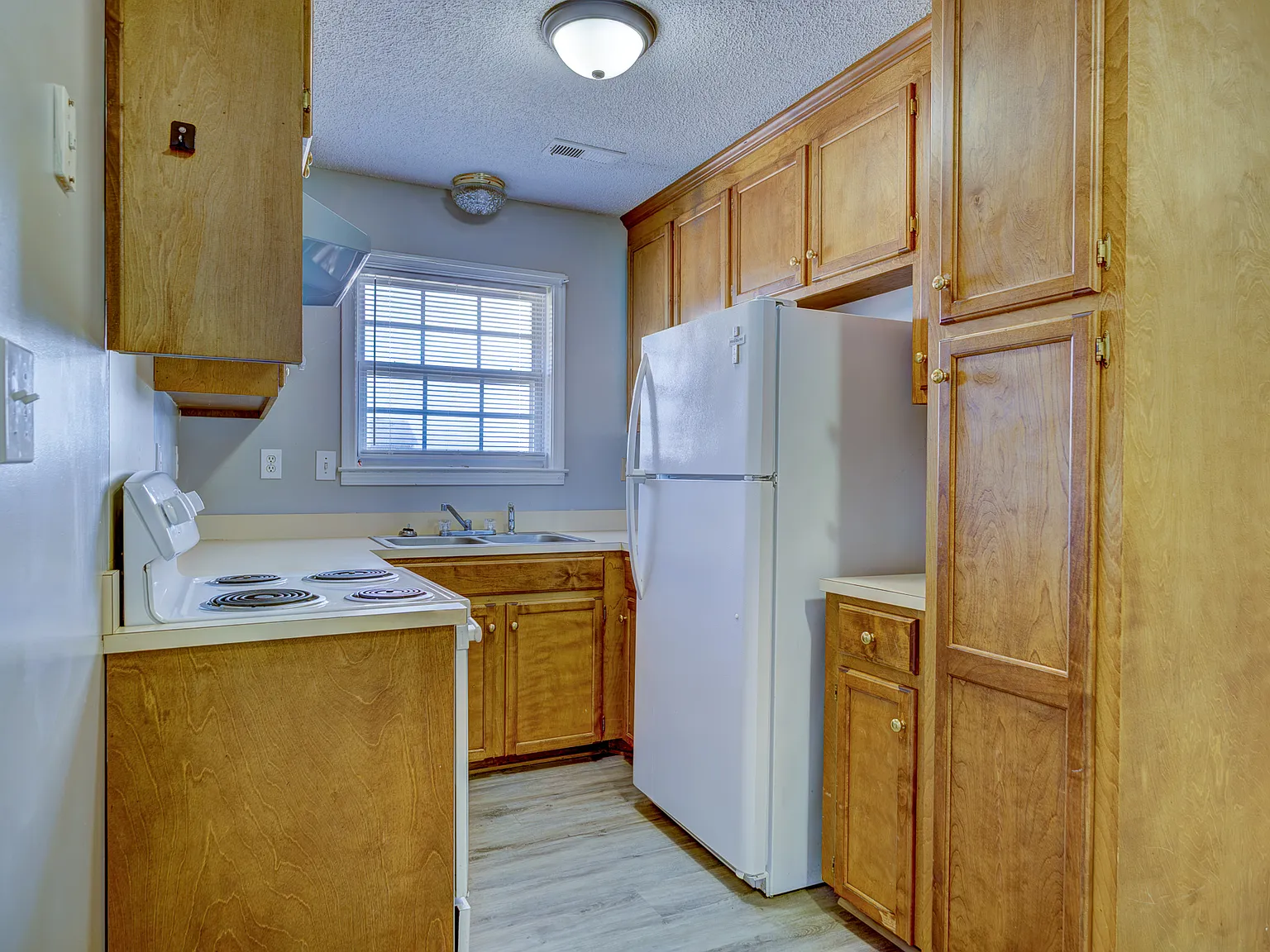 Stony Point Rd 1815 Duplex - Apt B — Photo 3
