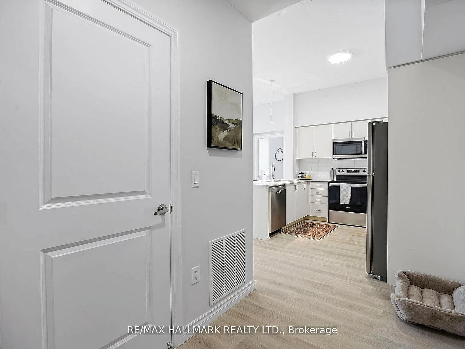 3 bed, $3,069 — Photo 3