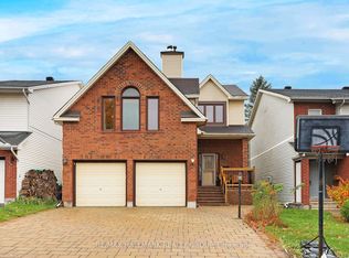 6 Robina Ave, Ottawa, ON K2H 9R3