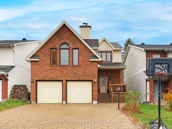 6 Robina Ave, Ottawa, ON K2H 9R3