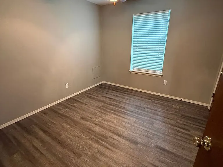 1309 Grand Oak Dr — Photo 5