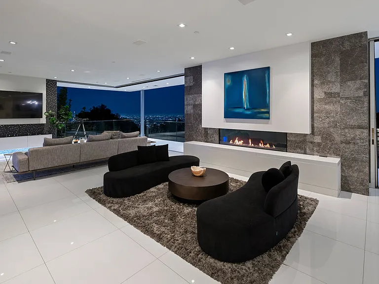7080 W Mulholland Dr — Photo 10