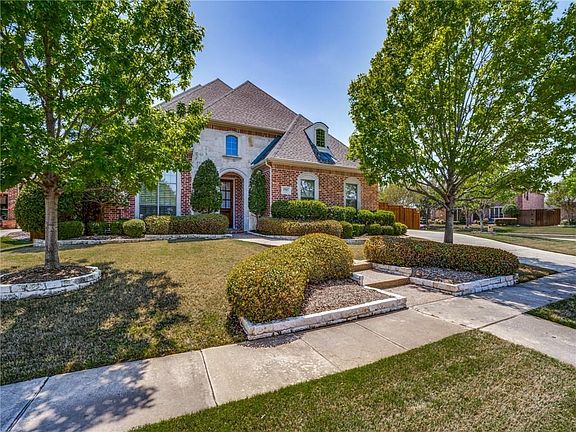 2nd image of 1703 Lantana Ln