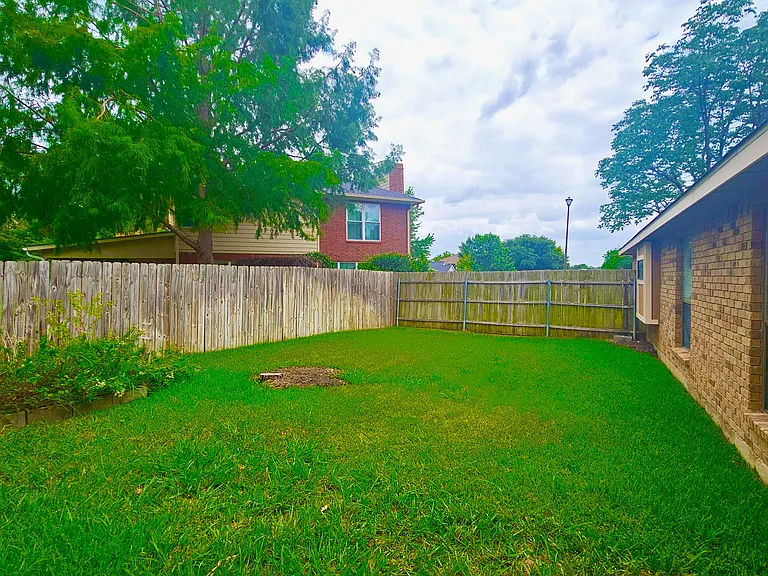 1445 Sedalia Dr — Photo 28