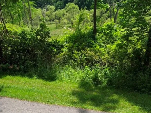 Faddis Ave, New Castle, PA 16105