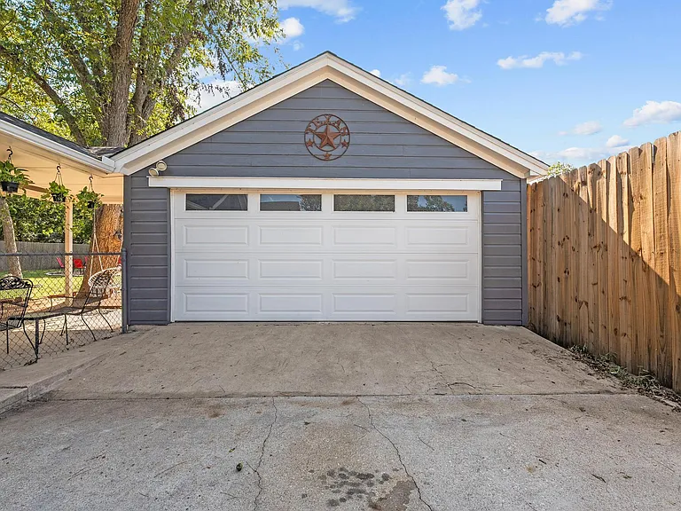 1707 Lexington St — Photo 25