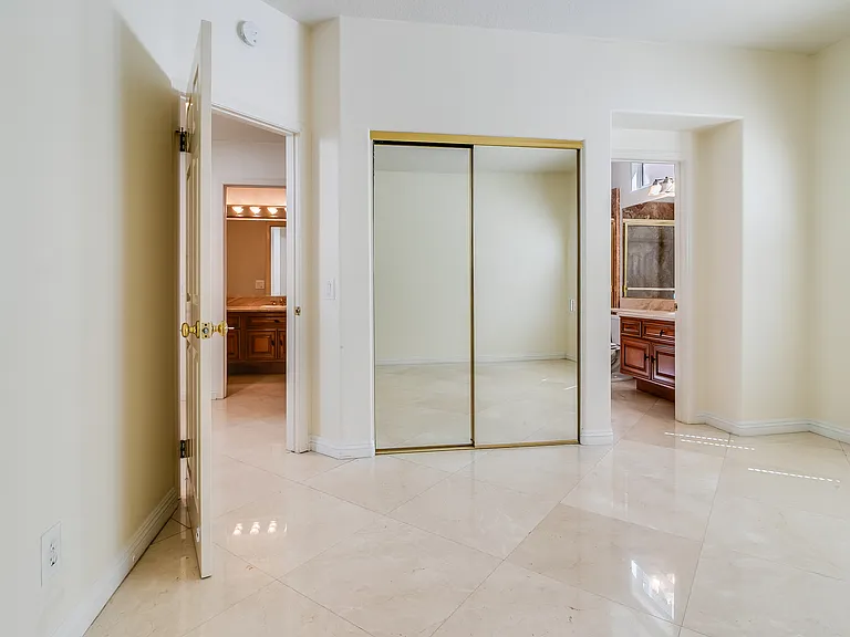 24241 Rue De Cezanne — Photo 11