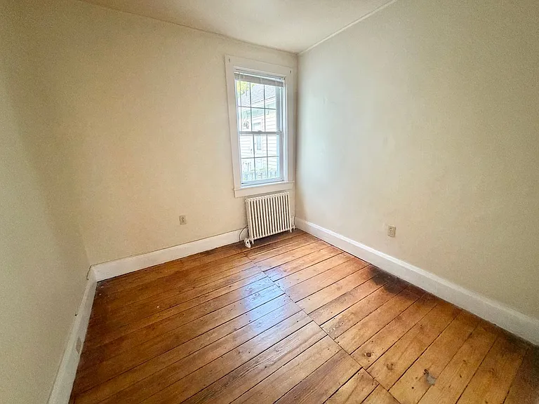 30 Sherman St — Photo 24