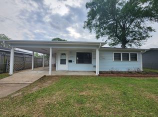 2233 6th St, Port Neches, TX 77651