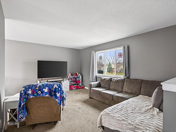 2nd image of 5560 Mallard Ln