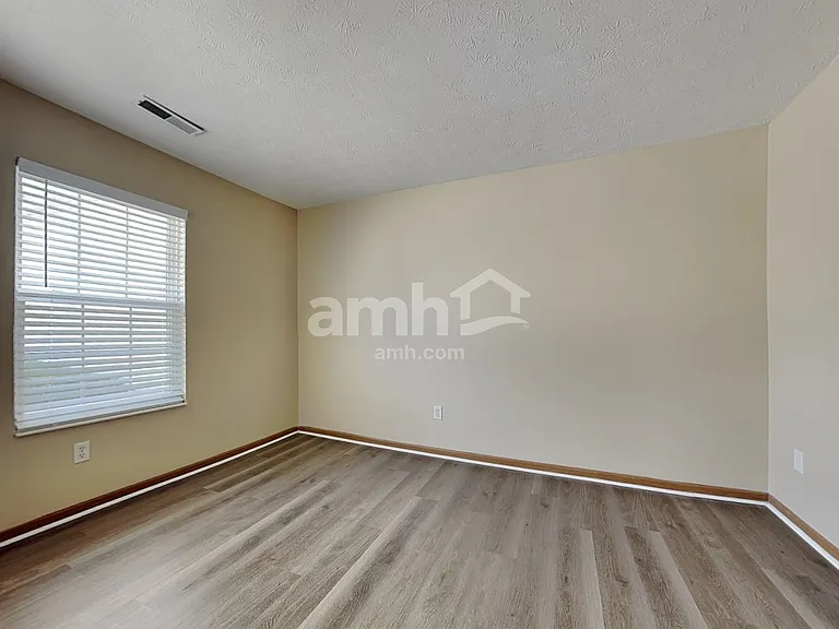 1344 Crescent Ct — Photo 12