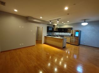 1044 Swift Rd UNIT 1B, Glen Ellyn, IL 60137