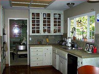 5th image of 105 Bond Ct