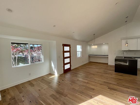 4th image of 10808 Overland Ave