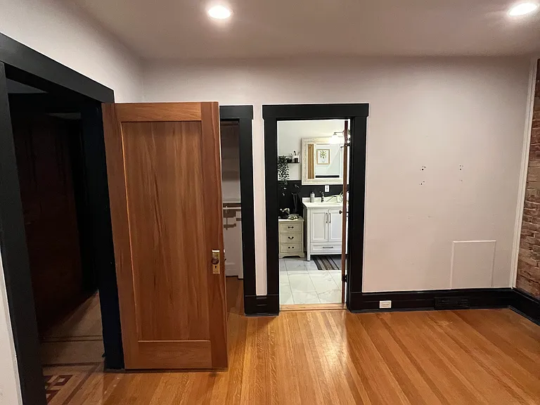 1328 E Stratford Ave — Photo 9