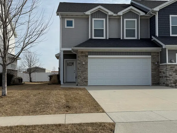 302 Larson Dr, Huxley, IA 50124