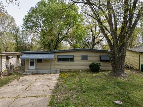 422 Wire Ave, Haysville, KS 67060