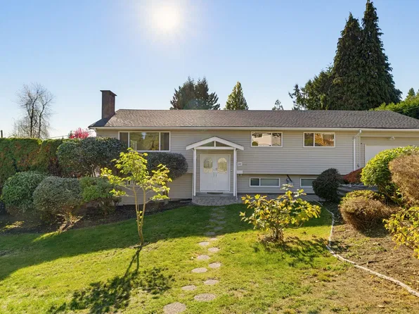2007 Floralynn Cres, North Vancouver, BC V7J 2W1
