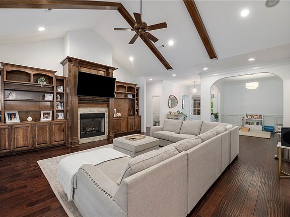 5th image of 2723 Floral Ct