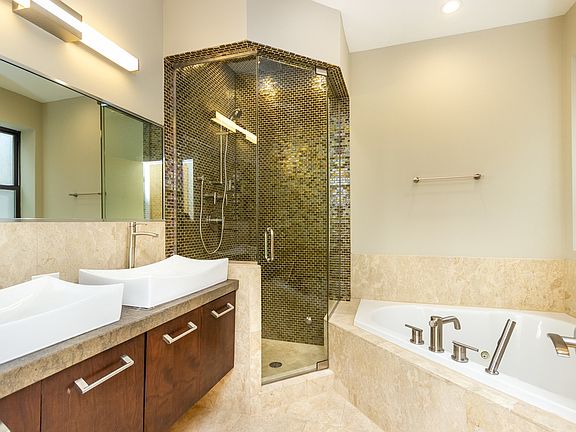 5th image of 811 W Lawrence Ave #2